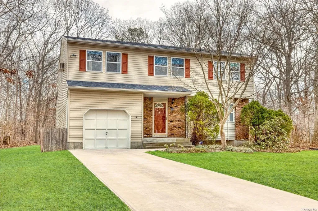 446 Carnation Drive Shirley NY 11967