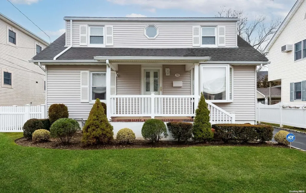58 Fairfield Avenue Mineola NY 11501