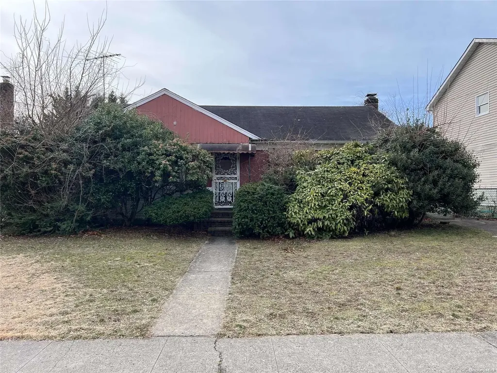 192 Beechwood Avenue Roosevelt NY 11575