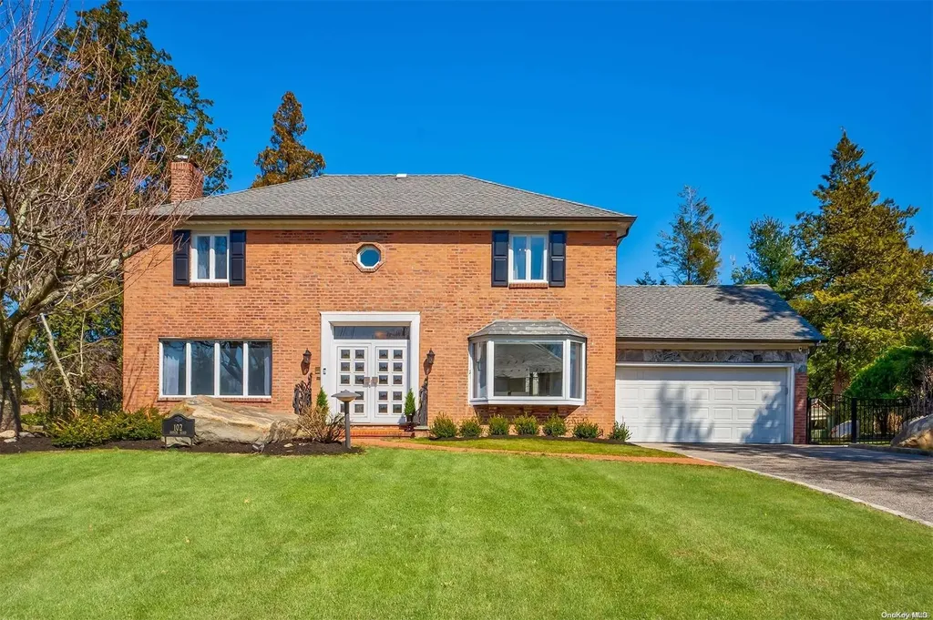 102 Dover Road Manhasset NY 11030