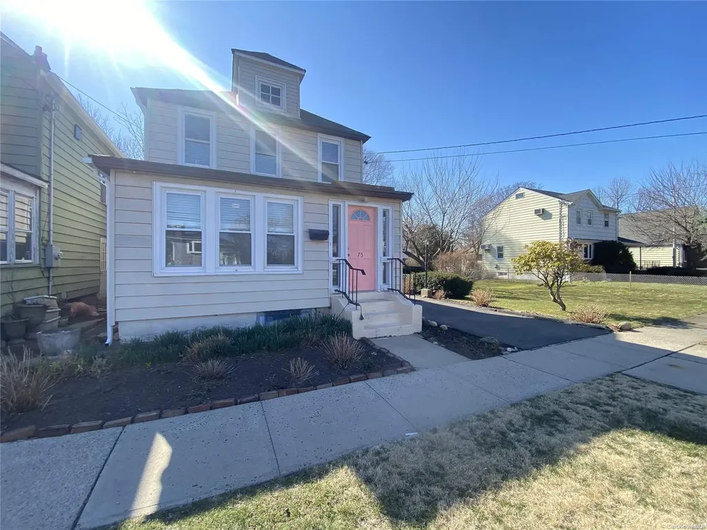75 Old Broadway New Hyde Park NY 11040
