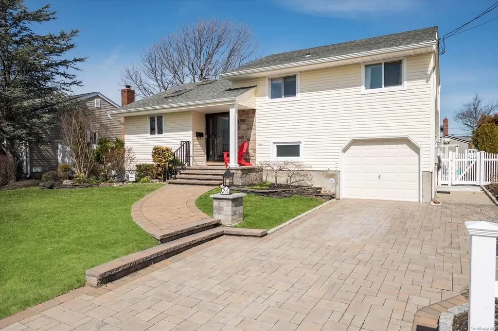 26 Jomarr Place Massapequa NY 11758