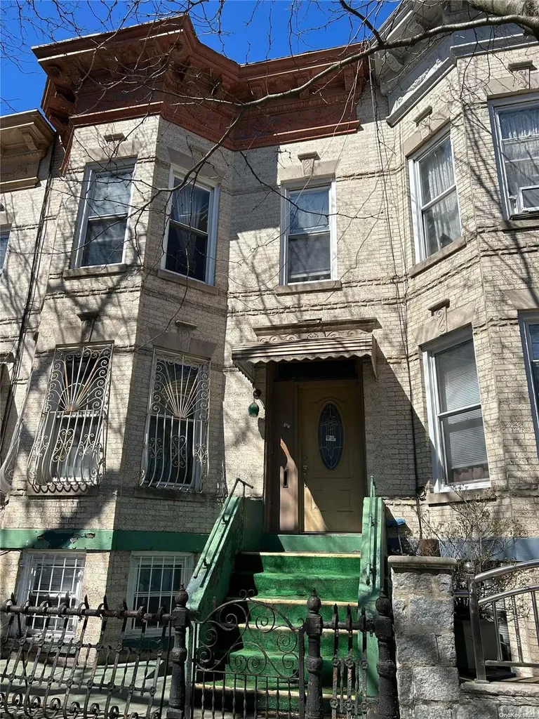 329 Cornelia Street Brooklyn NY 11237