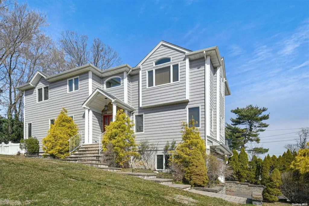 345 Waterside Road Northport NY 11768