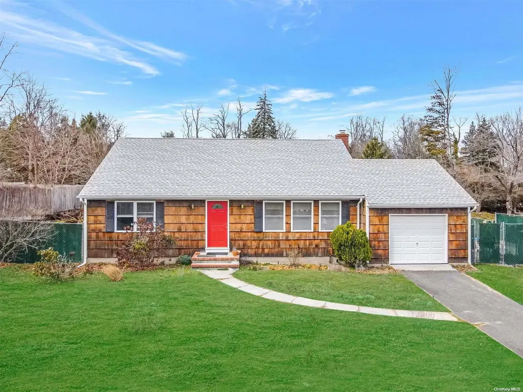 19 Bruce Place Setauket NY 11733