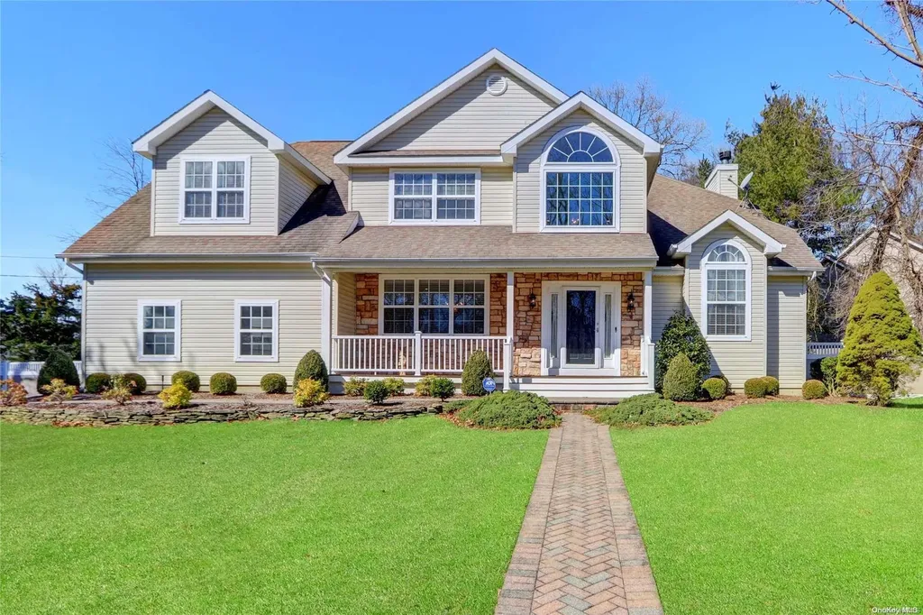 5 Stem Lane Stony Brook NY 11790