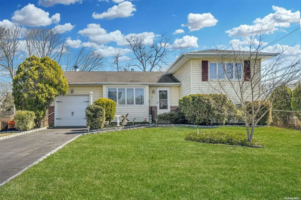 8 Richmond Place Commack NY 11725
