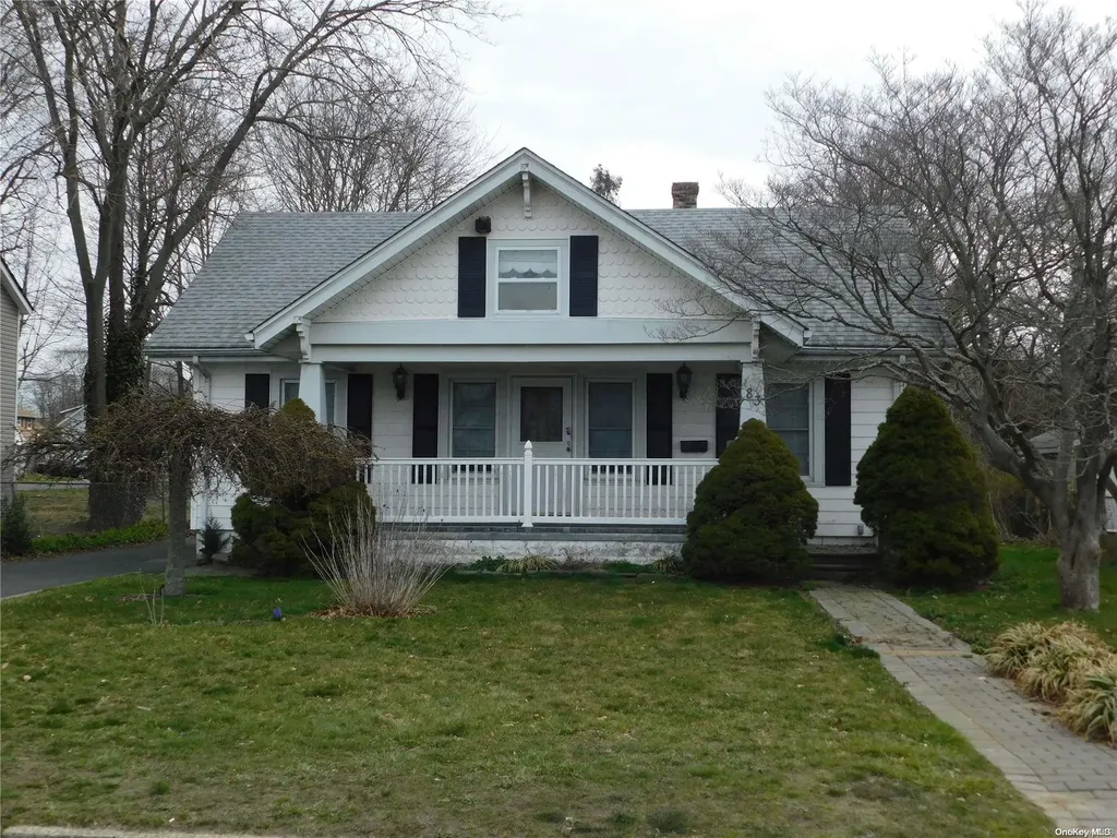 83 Avery Avenue Patchogue NY 11772