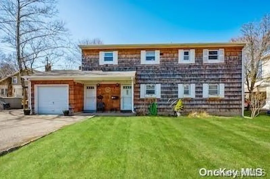 68-70 Maxwell Avenue Oyster Bay NY 11771