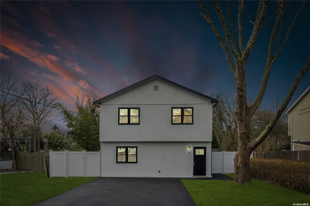 18 Kameo Drive Mastic NY 11950