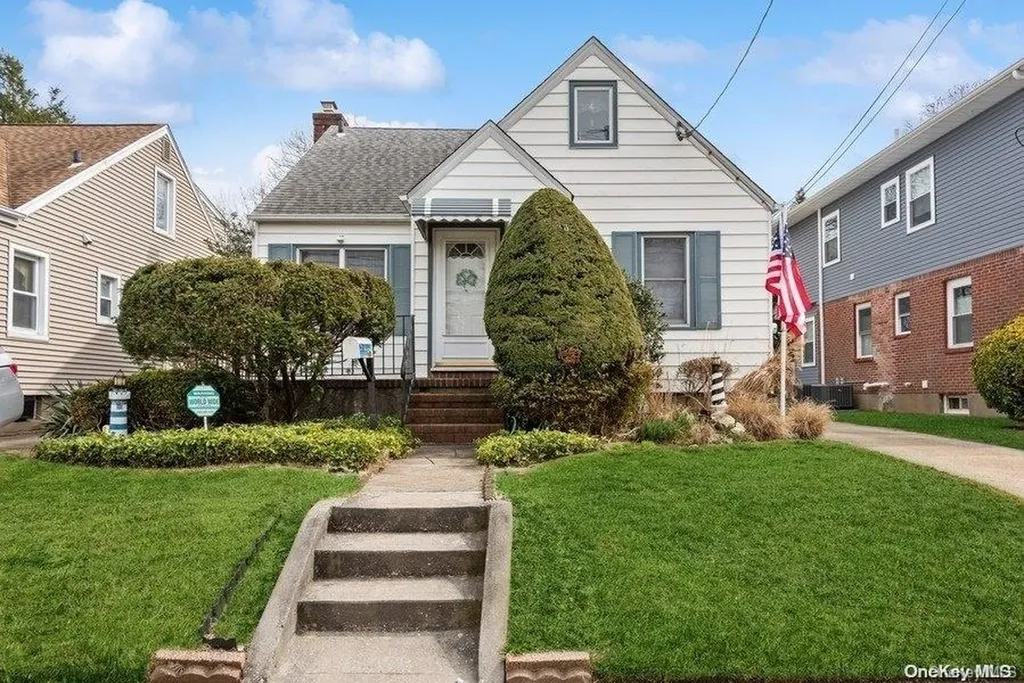 122 Kamda Boulevard New Hyde Park NY 11040