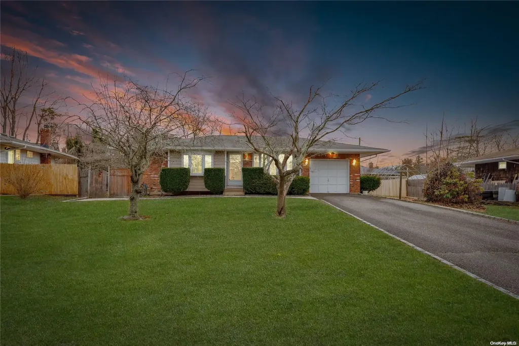 4 Plane Tree Lane Saint James NY 11780