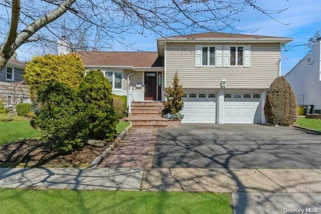 234 Somerset Drive Hewlett NY 11557