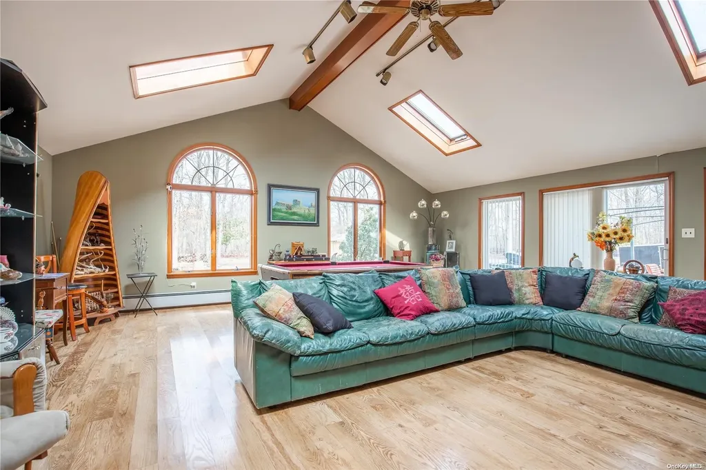 15 Jodi Drive Manorville NY 11949