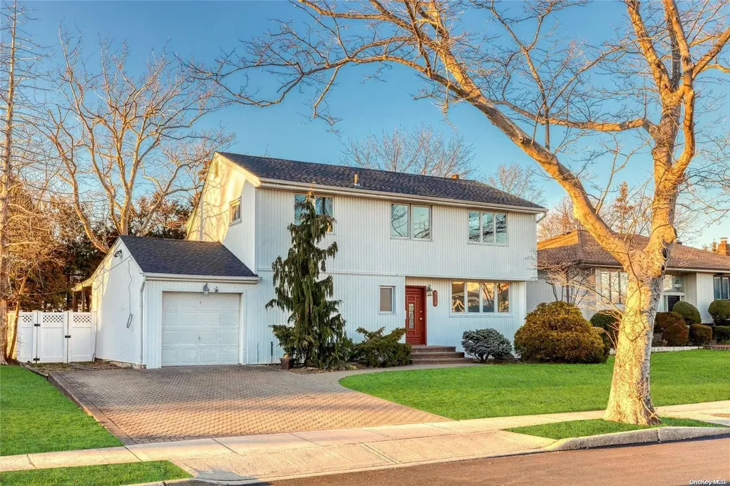 859 Oliver Avenue Valley Stream NY 11581