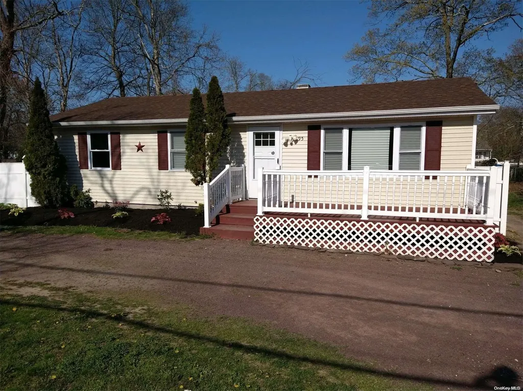 195 Whittier Drive Mastic Beach NY 11951
