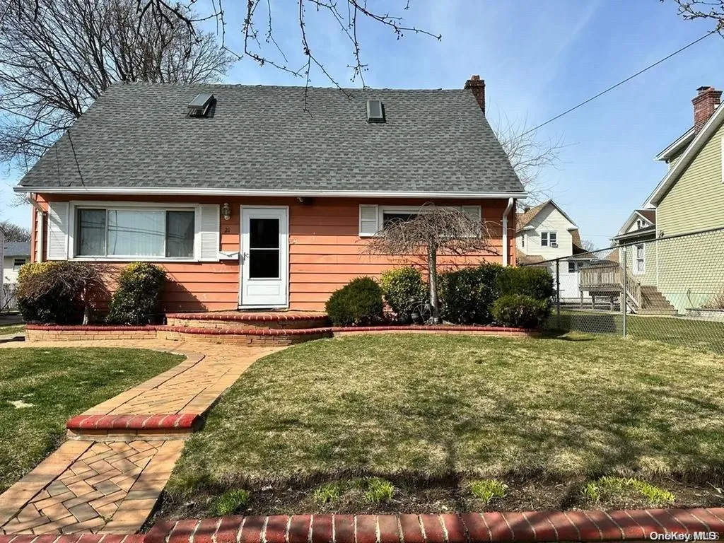 21 Harrison Avenue Freeport NY 11520