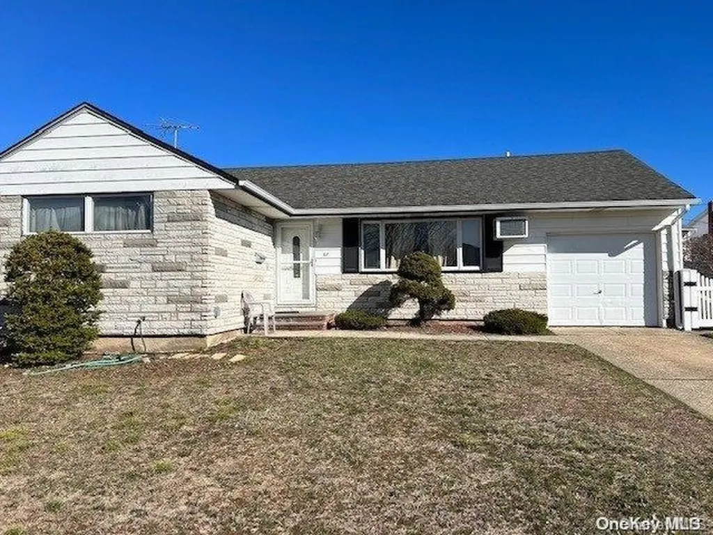67 Cheshire Road Bethpage NY 11714