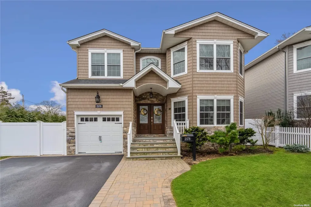 2178 Benefit Street Merrick NY 11566