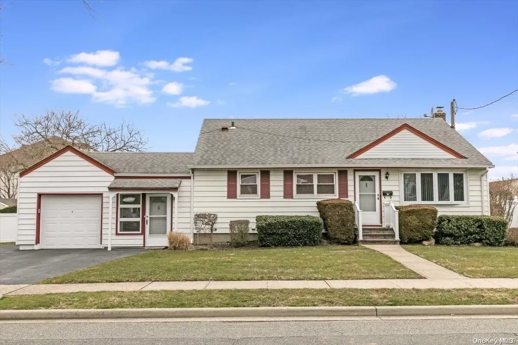 55 Spruce Avenue Bethpage NY 11714