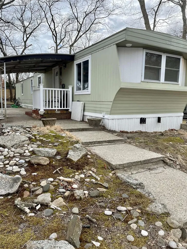 433 #35 Mill Road Calverton NY 11933