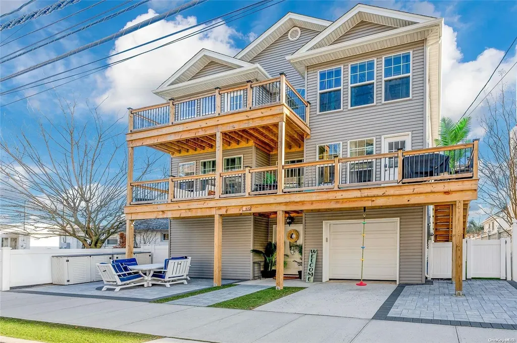 372 E Bay Drive Long Beach NY 11561
