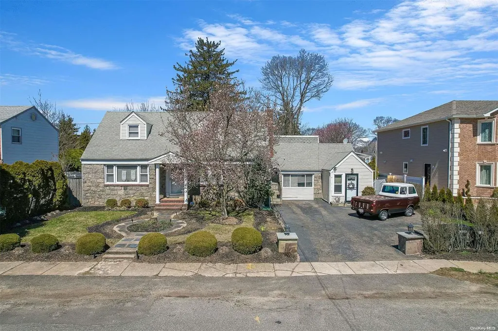 1945 Monroe Avenue North Bellmore NY 11710