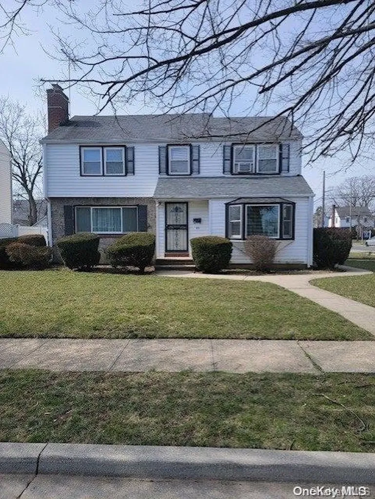 83 Holly Avenue Hempstead NY 11550