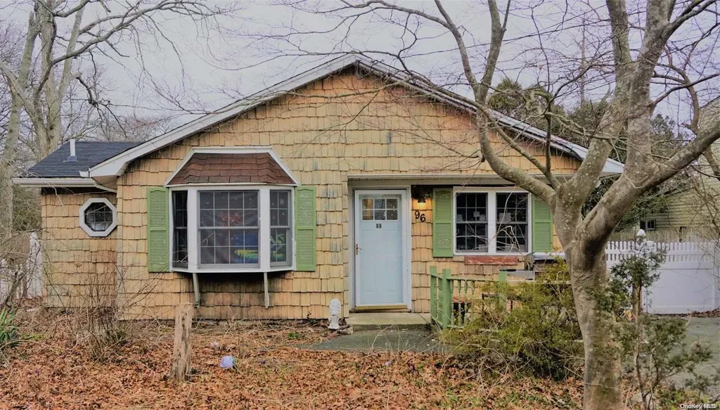 96 Manor Drive Shirley NY 11967
