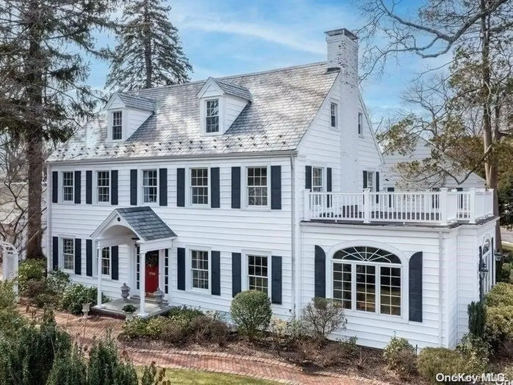 240 Ryder Road Manhasset NY 11030