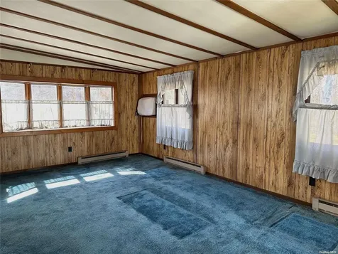 55 Village Circle Manorville NY 11949
