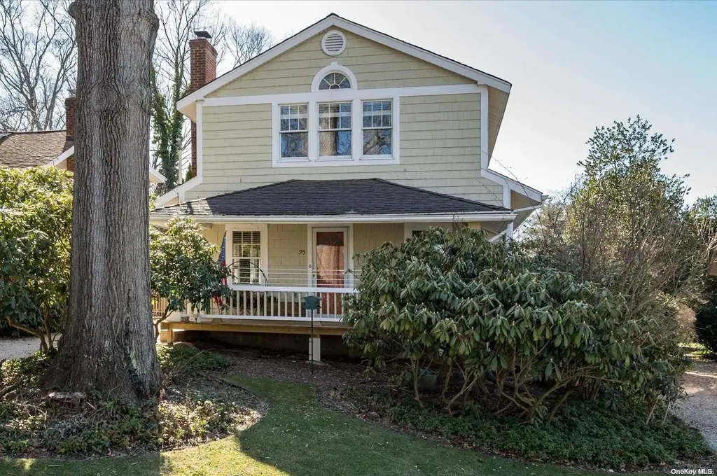 95 Willow Avenue Huntington NY 11743