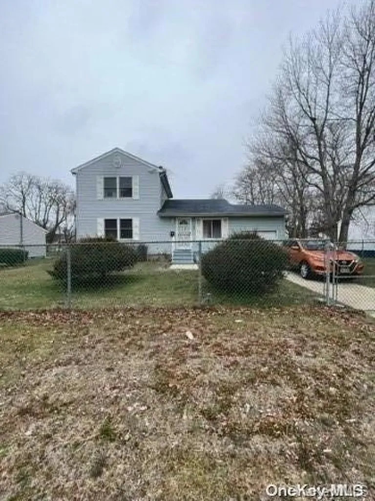 836 Walker Avenue Bellport NY 11713