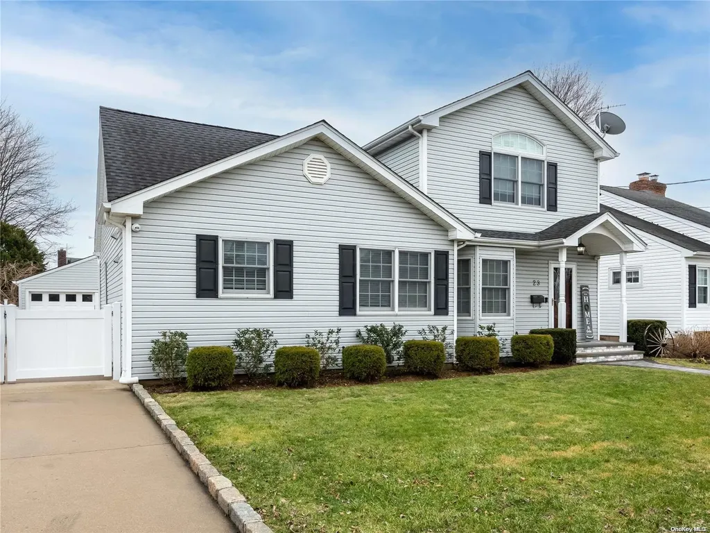 23 E Jefferson Avenue Mineola NY 11501