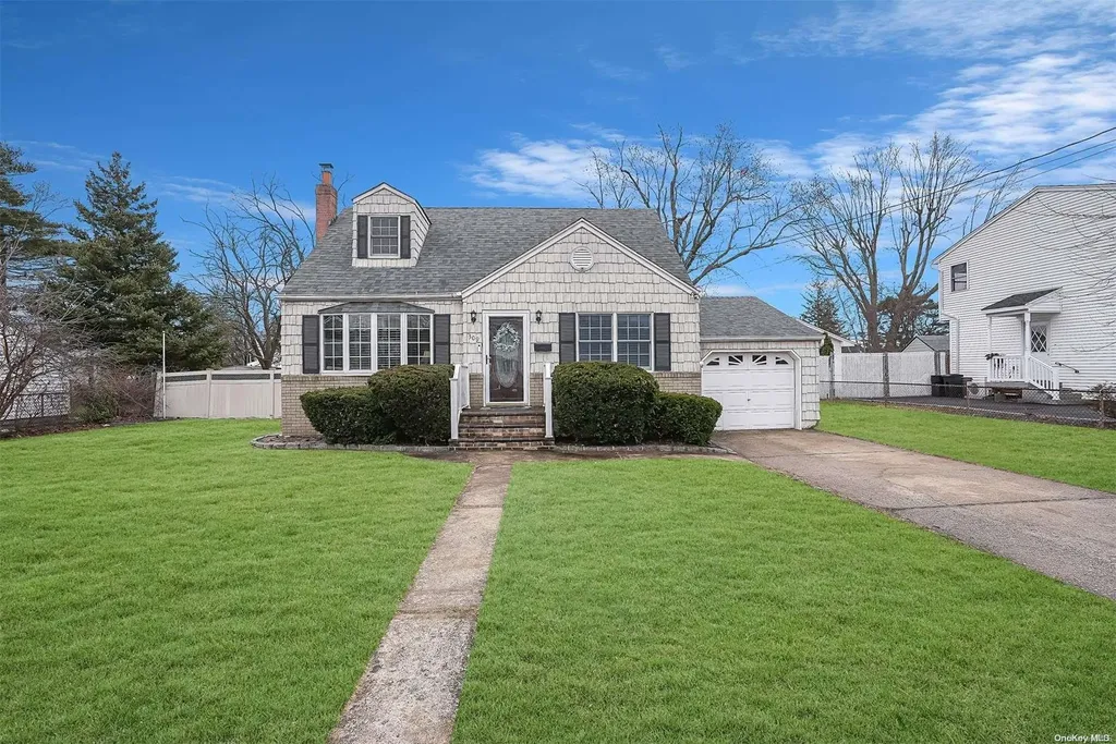 309 12th Street West Babylon NY 11704