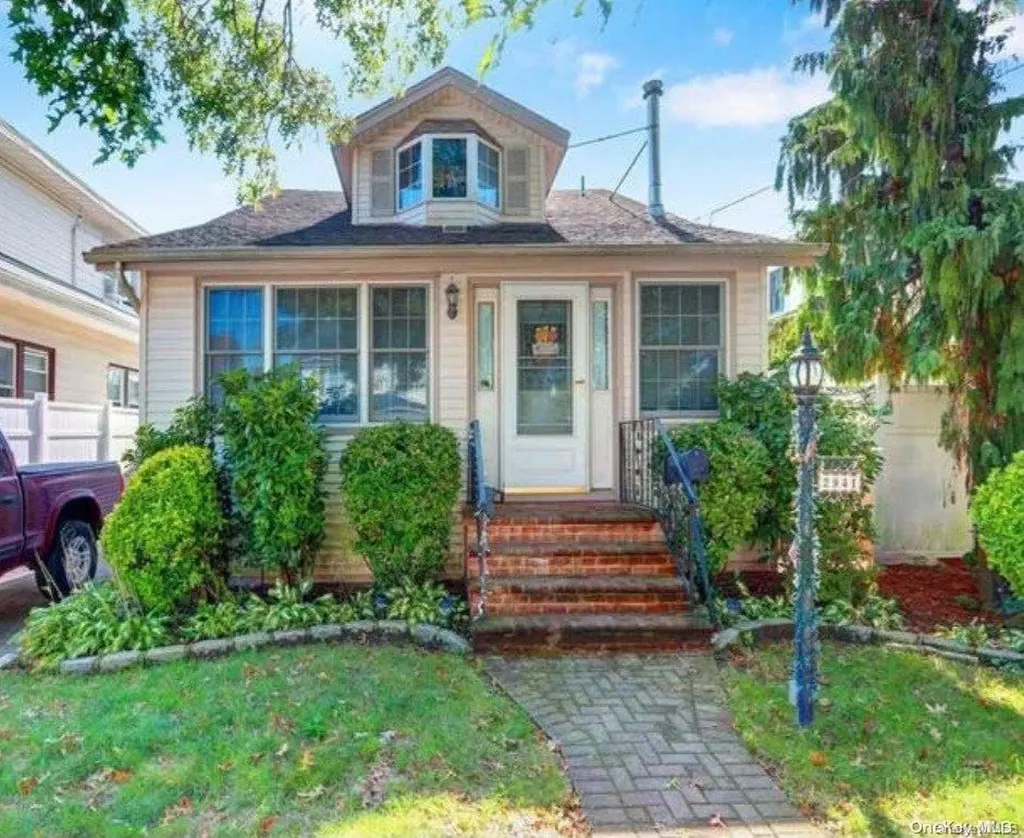 2941 Davis Street Oceanside NY 11572