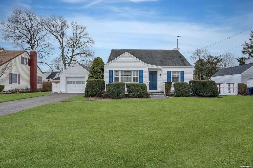 36 Foster Boulevard Babylon NY 11702