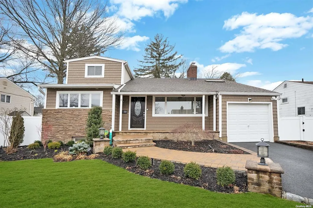 8 Gary Road Syosset NY 11791