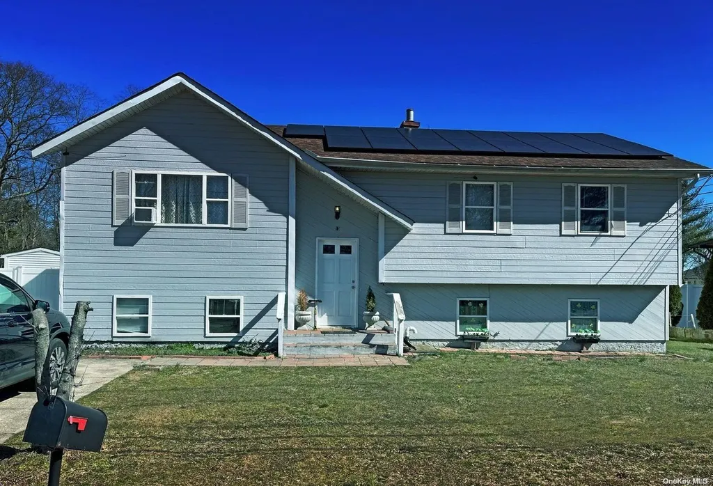 15 Hoffman Lane Central Islip NY 11722