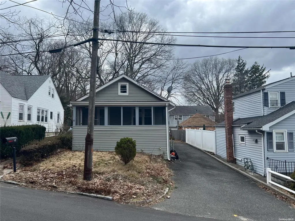 4 Beverly Road Glen Cove NY 11542