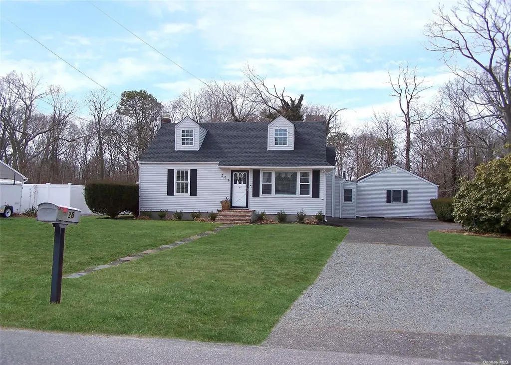 38 Oak Street Centereach NY 11720