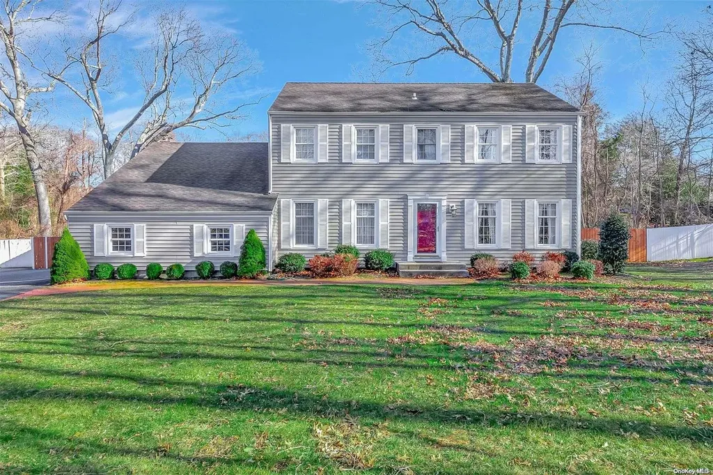 3 Locust Circle Shoreham NY 11786
