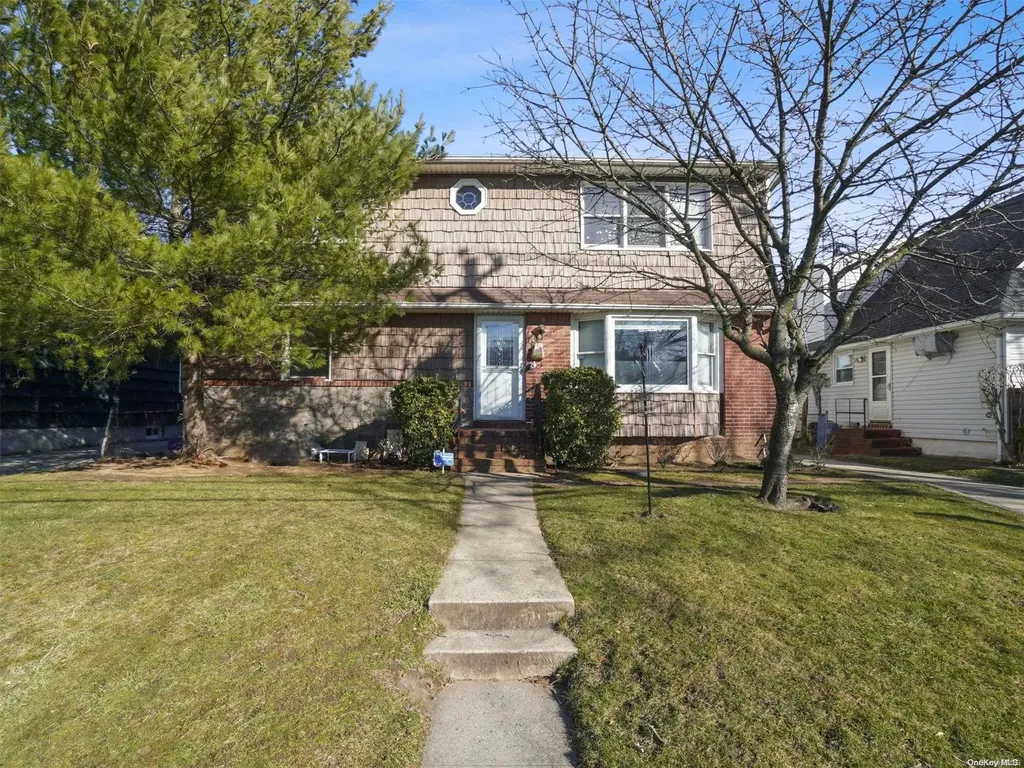 131 S Terrace Place Valley Stream NY 11580