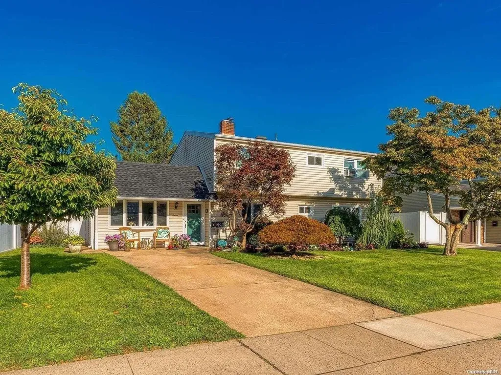 7 Cable Lane Hicksville NY 11801