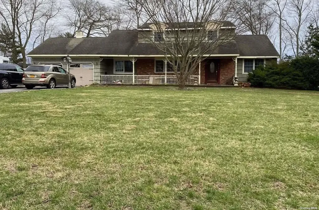 31 Brooksite Drive Smithtown NY 11787