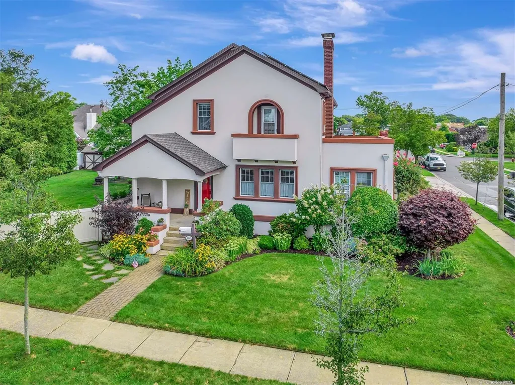 2425 Babylon Street Wantagh NY 11793