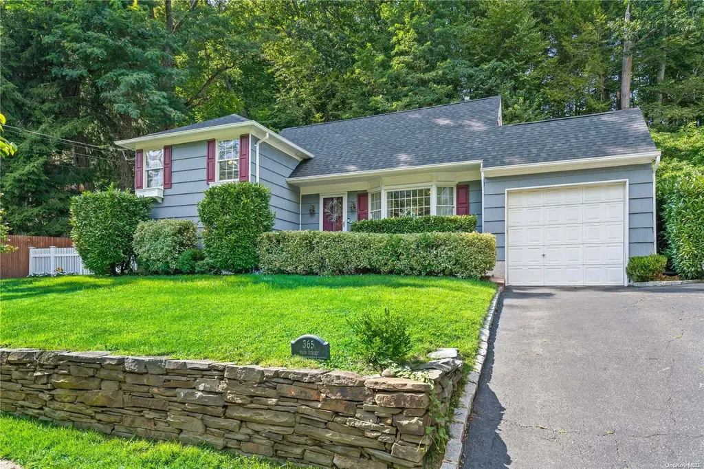 365 Main Street Cold Spring Harbor NY 11724