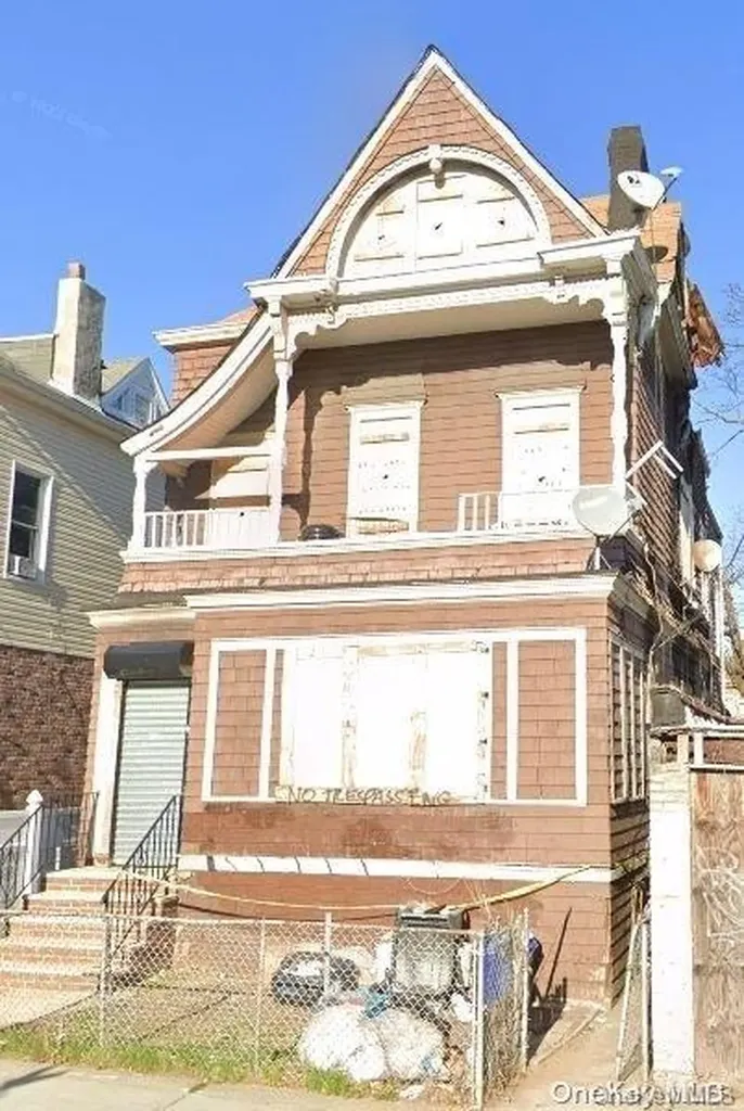 79 Ashford Street Brooklyn NY 11207