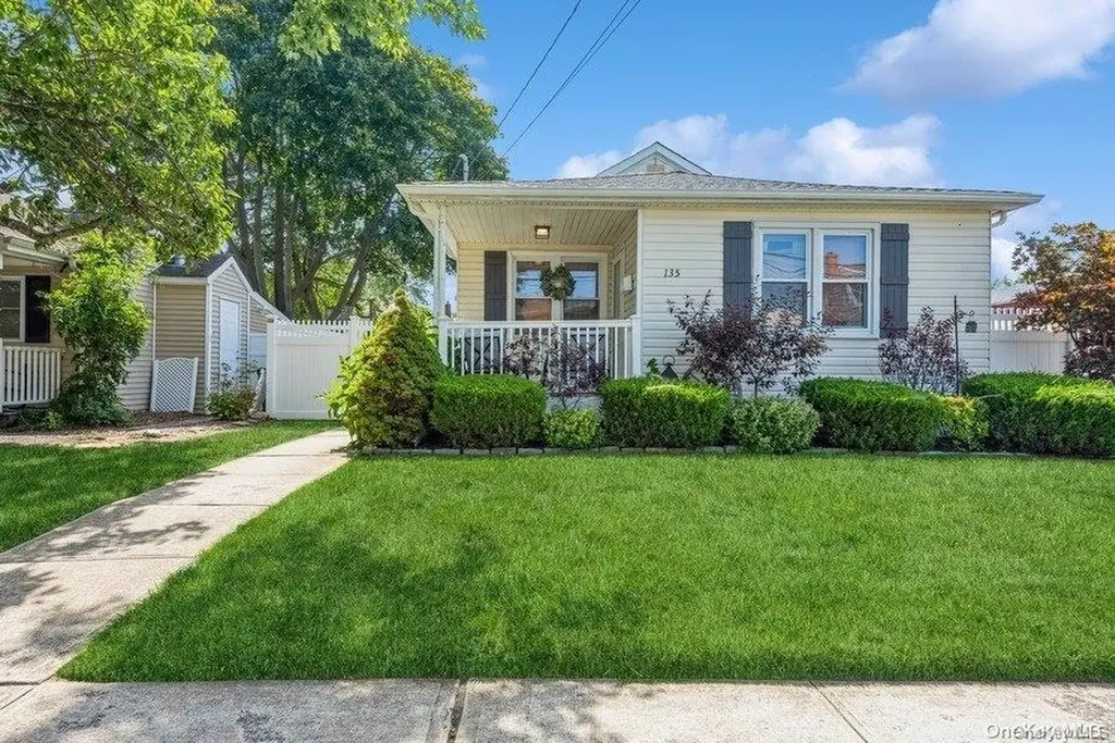 135 E Clearwater Road Lindenhurst NY 11757