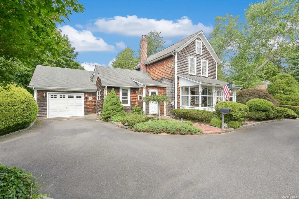 102 Munsell Road East Patchogue NY 11772